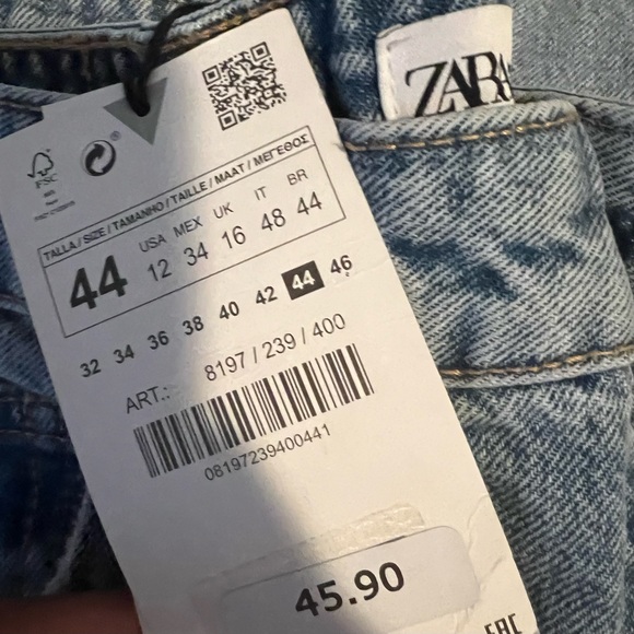 Zara Mom Jeans — BRAND NEW - Picture 3 of 4